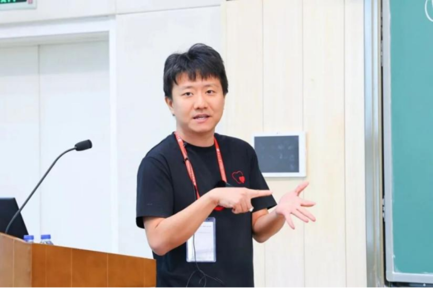 北大校友王虹、邓煜荣获菲尔兹奖7.png 北大校友王虹、邓煜荣获菲尔兹奖7.png