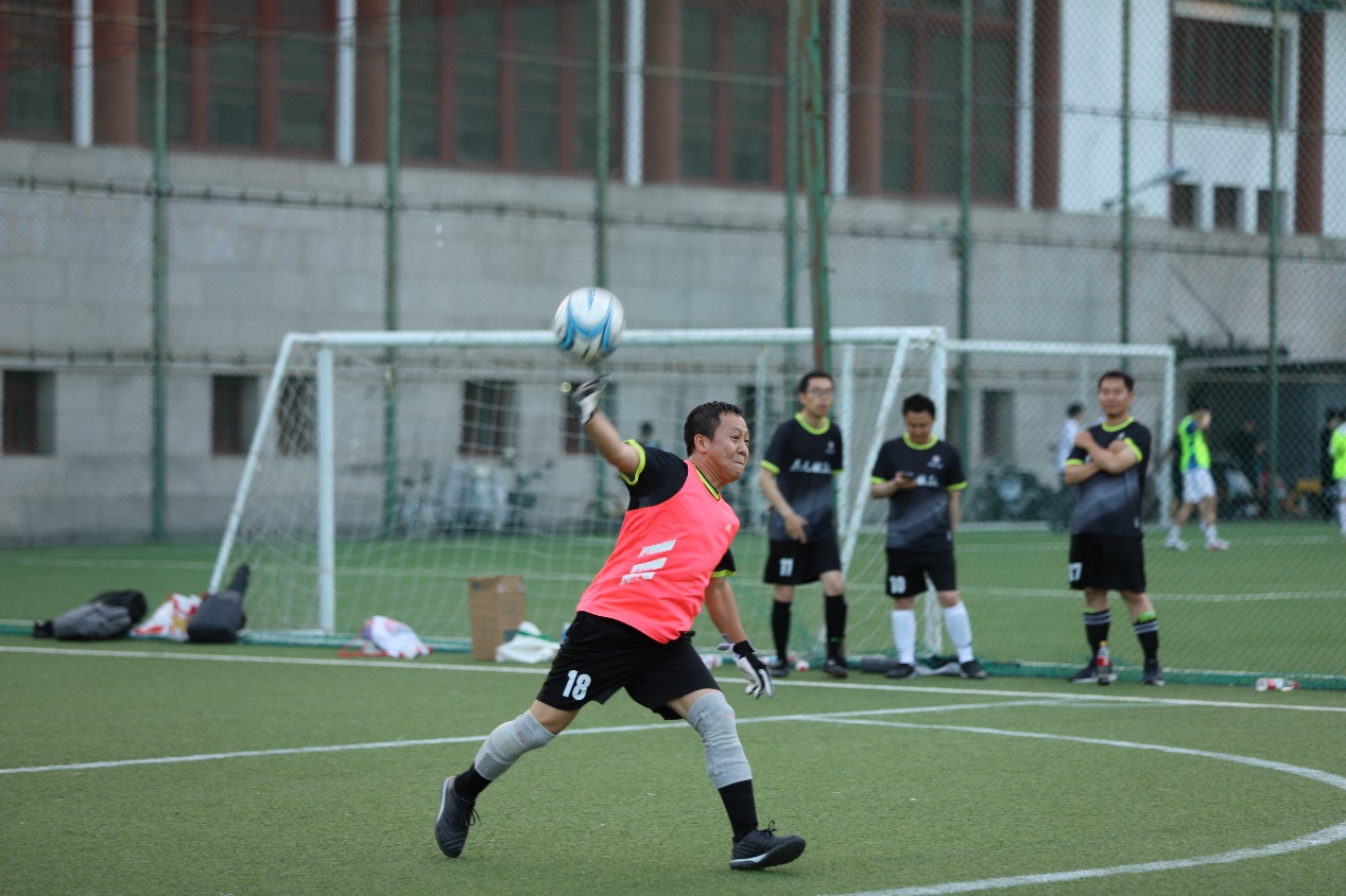 2026年北京大学教职工足球赛开赛3.jpg